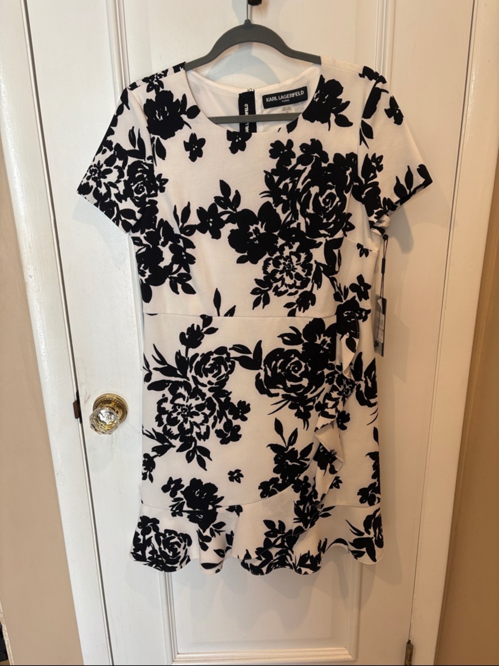 Karl Lagerfeld Black and White Floral Short Sleeve Dresd
